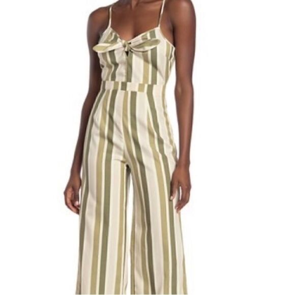 Romeo & Juliet Couture Striped Wide Leg Jumpsuit Size Medium NWT - Picture 10 of 10